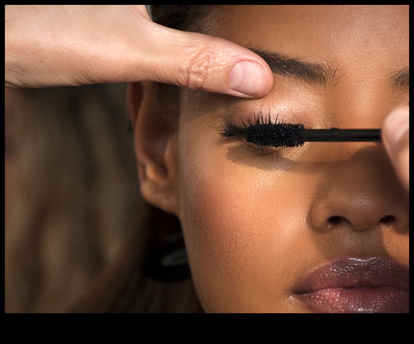 تعزيز العين دون عناء: رفع مستوى نظرك باستخدام تقنيات الماكياج الطبيعية