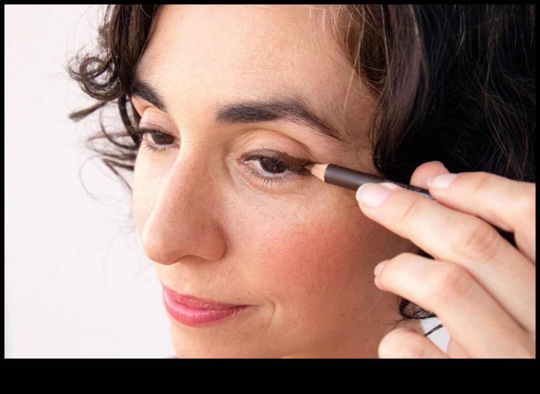 تعزيز العين دون عناء: رفع مستوى نظرك باستخدام تقنيات الماكياج الطبيعية