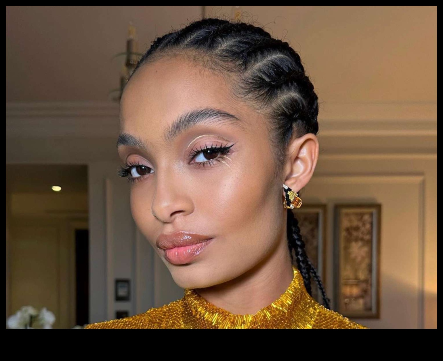 أناقة سهلة 5 نصائح لمكياج طبيعي لمظهر أنيق وغير رسمي 4 أناقة سهلة: نصائح مكياج طبيعية لمظهر كاجوال وأنيق