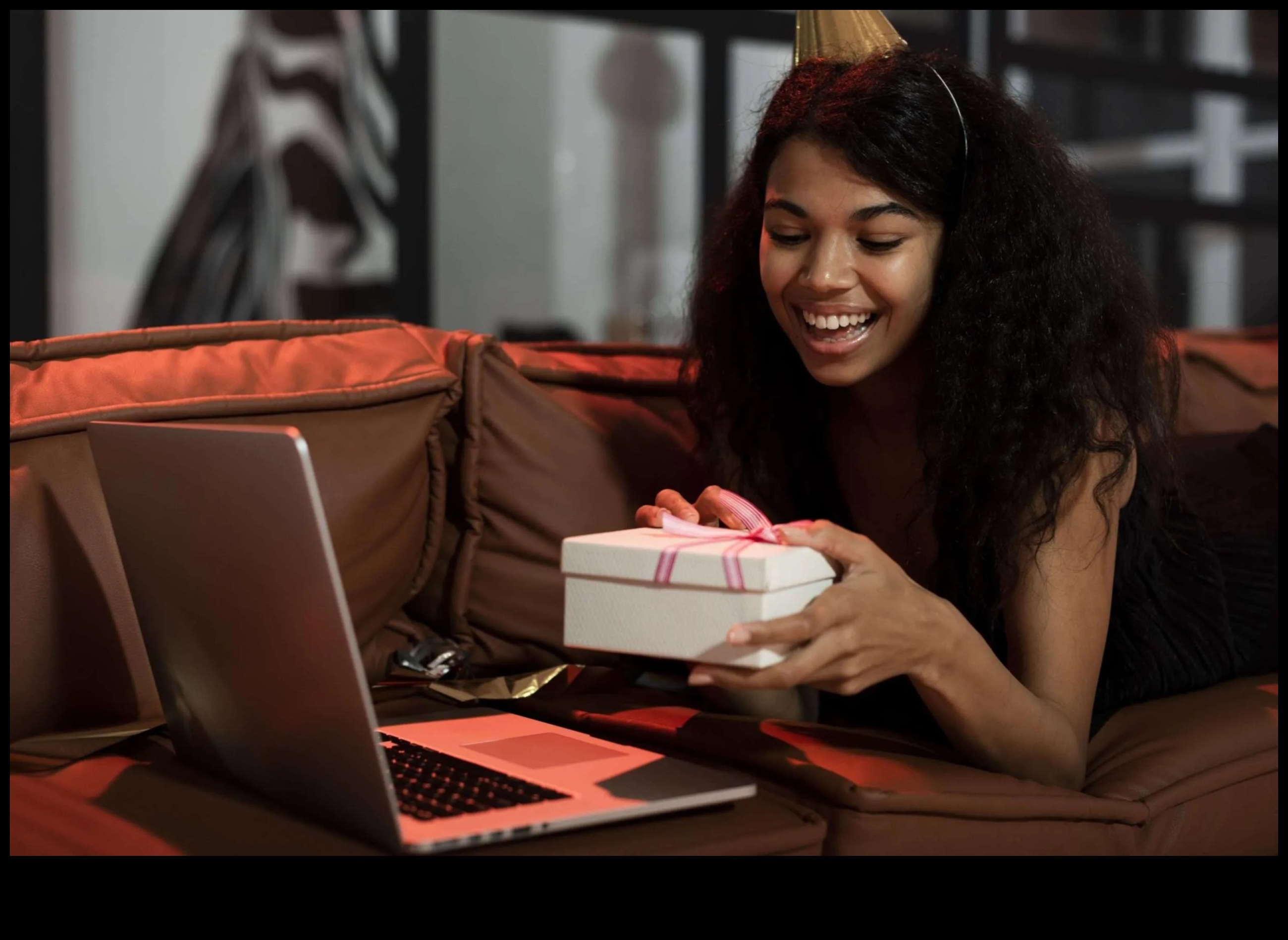 هدايا أنيقة معبرة تتحدث عن الكثير دون كلمات 1 الأناقة التعبيرية: الهدايا التي تتحدث عن مجلدات بدون كلمات